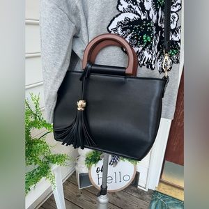 Love Trove 💗 Vegan Clutch + Crossbody, Black, EUC